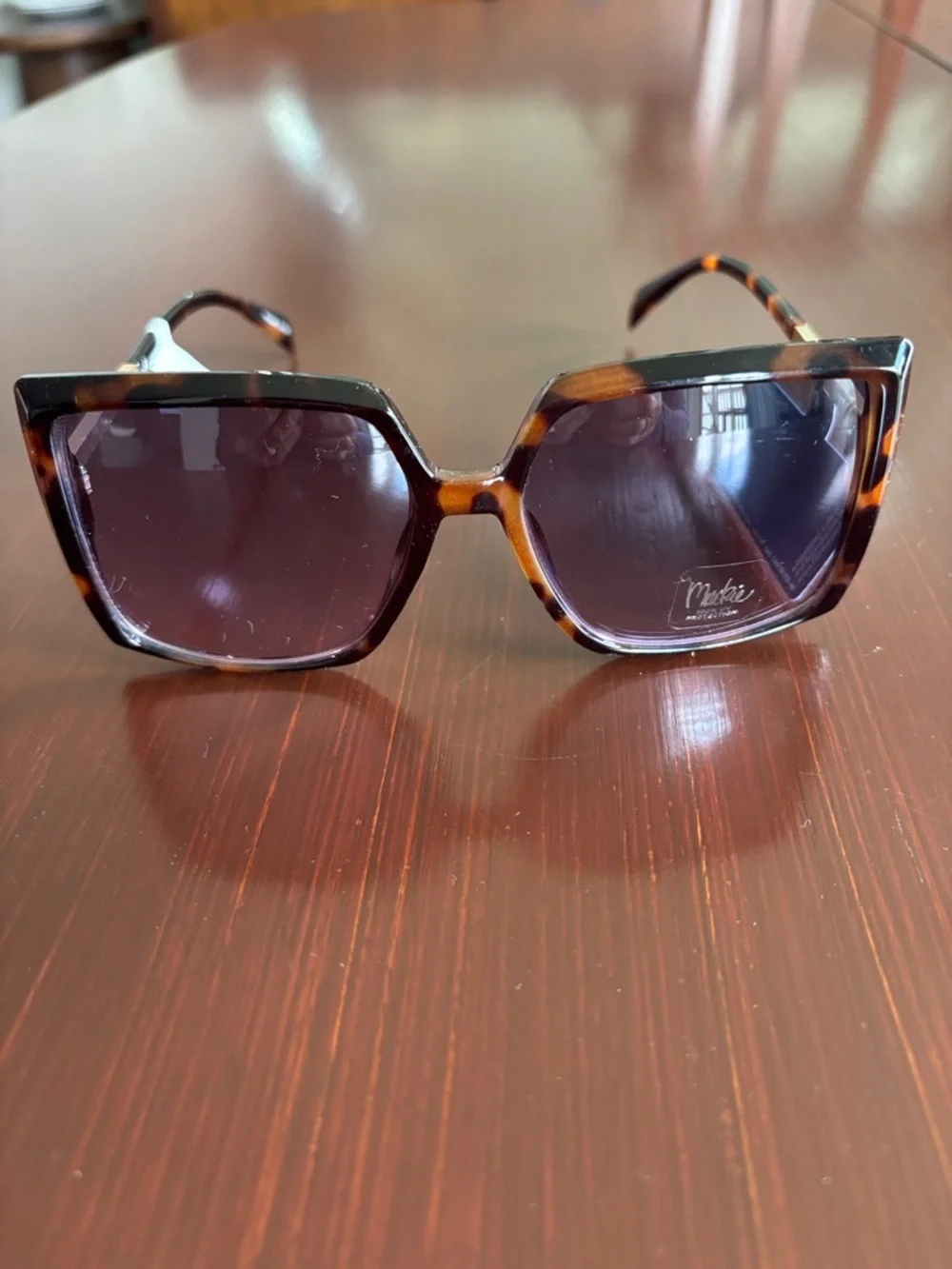 Mackie 100% UV protection Square/round tortoise shell,gold arms,pink lens - Picture 3 of 12